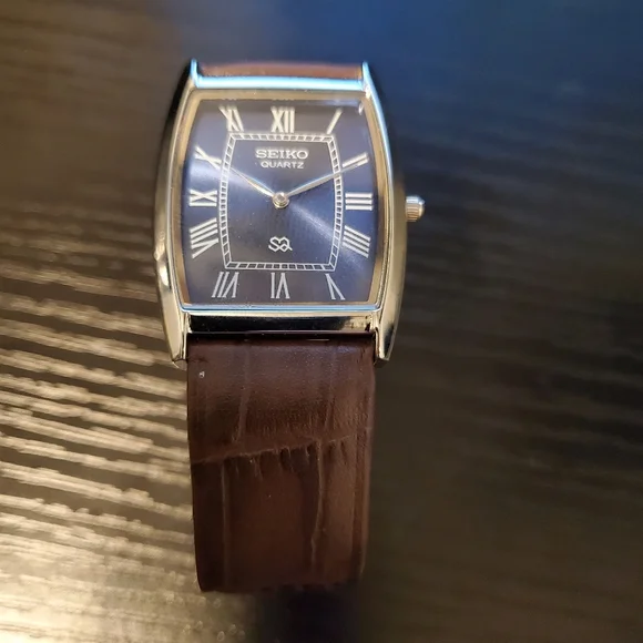🔥NEW OLD STOCK - Men's Slim Seiko Tank Barrel Leather Watch 31mm